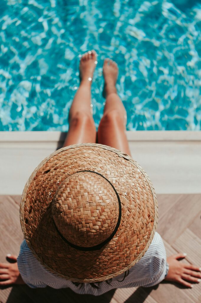 How to Prevent Heat Stroke and Sunburn