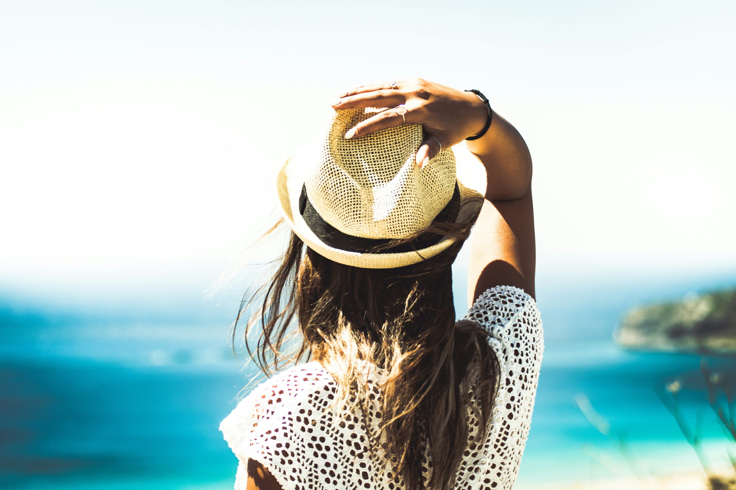 How to Prevent Heat Stroke and Sunburn