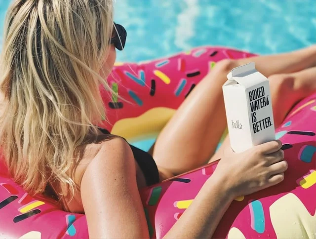 We love a good summer day… until it turns into a sunburned, headachy, nausea-filled mess.⁠
⁠
Heat stroke and sunburn aren’t just minor inconveniences. They are serious health risks that can sneak up fast, especially during heat waves or outdoor events. And here's the part no one talks about: once you’re overheated or burned, it can mess with your energy, skin, and mood for days.⁠
⁠
In this guide, I’m breaking down:⁠
🧢 What heat stroke actually looks like (hint: it’s not just sweating)⁠
🧴 The SPF mistake most people still make⁠
🥤 Why water isn’t always enough, and what to drink instead⁠
💡 Smart strategies to stay cool when temps are off the charts⁠
⁠
If you’re heading outside this week (or just trying to keep your kids safe without becoming the hydration police), this one’s for you.⁠
⁠
✨ Click the link in my bio to read the full guide:⁠
⁠
⁠
#HealthyAmericanUSA #SummerSafetyTips #HeatStrokeAwareness #SunburnPrevention
