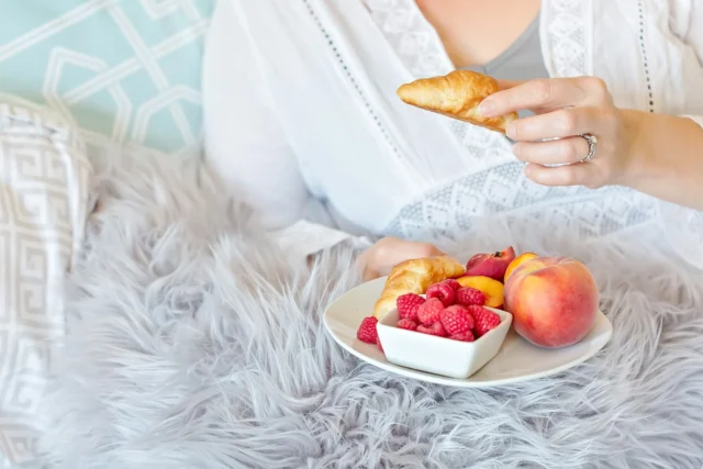 Taking care of your health shouldn’t feel like a luxury item.⁠
But let’s be honest, it often does.⁠
⁠
Gym memberships, organic groceries, supplements, wellness apps… it adds up fast. And when money is tight, prioritizing your physical or mental health can start to feel like something that has to wait.⁠
⁠
But here’s the truth: you don’t need a $300 smoothie subscription to be healthy. You just need small, sustainable shifts that work with your life.⁠
⁠
In this post, I’m breaking down:⁠
💧 Free (or nearly free) habits that support your body and mind⁠
🛒 Budget-friendly food swaps that still nourish⁠
🧘‍♀️ DIY wellness practices that actually feel good⁠
📱 Smart ways to use tech without paying for expensive apps⁠
⁠
If you’re trying to feel better without breaking your budget, I see you. This guide was made for you.⁠
⁠
✨ Tap the link in my bio to read the full guide.⁠
⁠
#HealthyAmericanUSA #BudgetWellness #AffordableHealthTips #WellnessForEveryone #RealLifeHealth
