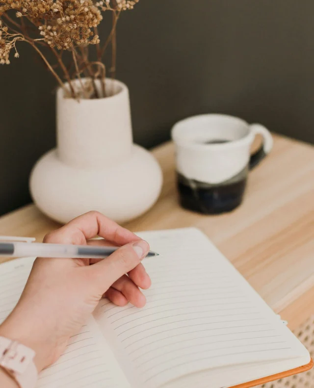 Okay, listen… I’ve decided I am NOT building a five-hour morning routine. I’m not climbing a mountain before breakfast. I’m not journaling my entire life plan at 6:00 AM.⁠
⁠
All I’m doing is giving myself 15 quiet minutes with coffee and a tiny to-do list so my brain doesn’t launch straight into panic mode. And honestly? It’s helping.⁠
⁠
Like, I literally write down three things. Sometimes it’s “laundry, emails, shower.” Nothing glamorous. But at least I know what I’m doing instead of wandering around overwhelmed.⁠
⁠
I just sit there like:⁠
Okay, self… what are we actually capable of today?⁠
⁠
It feels doable. It feels calm. It feels grown-up in a fun way.⁠
⁠
Tell me, what’s ONE thing you’re putting on your list today?