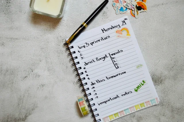 If you’re overwhelmed right now, try this.⁠
⁠
Not a full reset. Not a perfect plan. Just this:⁠
⁠
– Write everything out of your head⁠
– Pick 3 things that actually matter today⁠
– Let the rest wait⁠
⁠
I used to try to “catch up” on everything… and it just made it worse.⁠
⁠
This is the only thing that consistently helps me reset without burning out.⁠
⁠
Save this for later, you’ll need it on one of those days 🤍⁠
⁠
#HealthyAmericanUSA #Overwhelmed #LifeHack #ProductivityTips